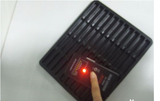 托盤(pán)除塵設(shè)備